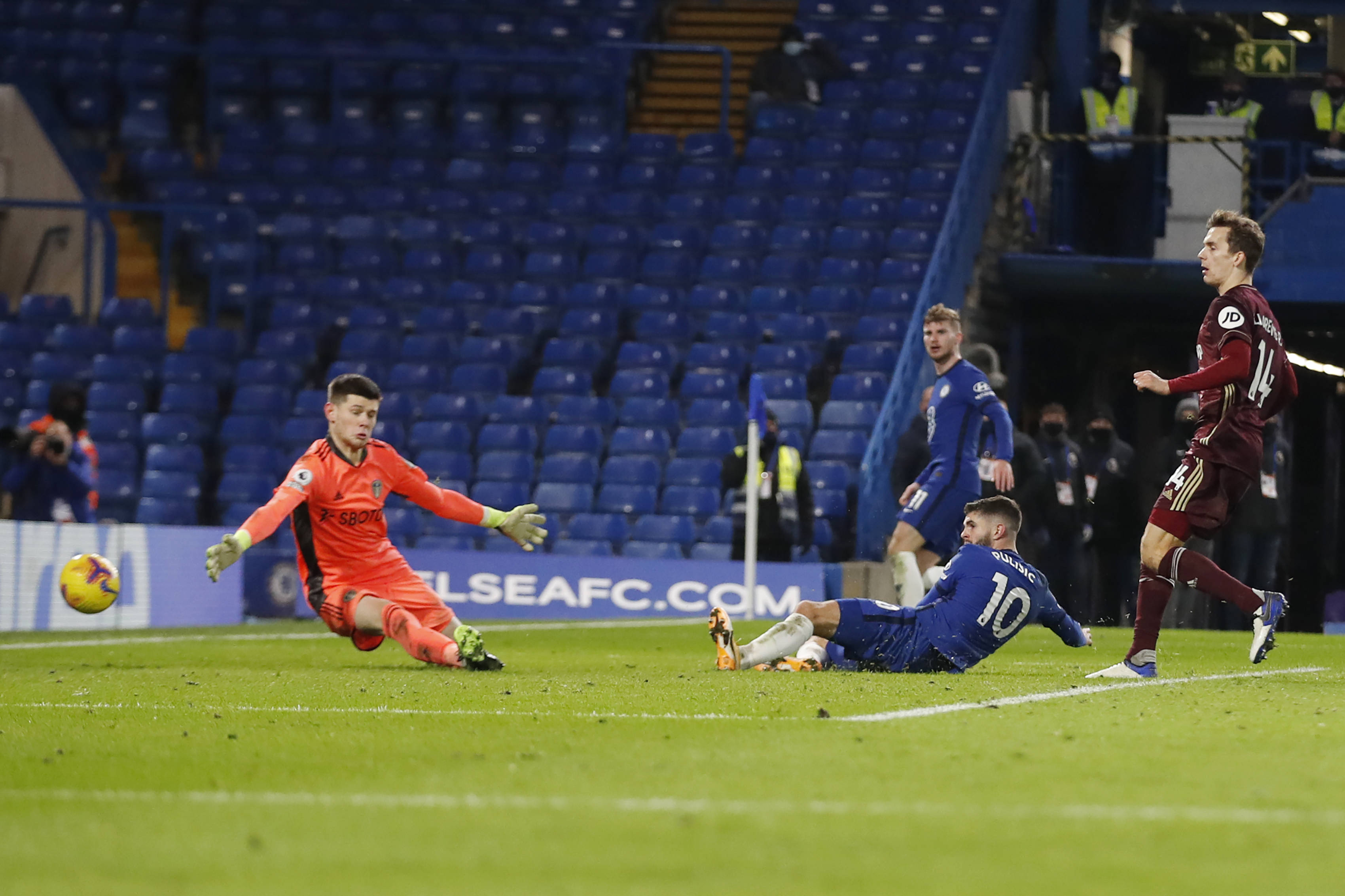 新赛季的球 新赛季的球